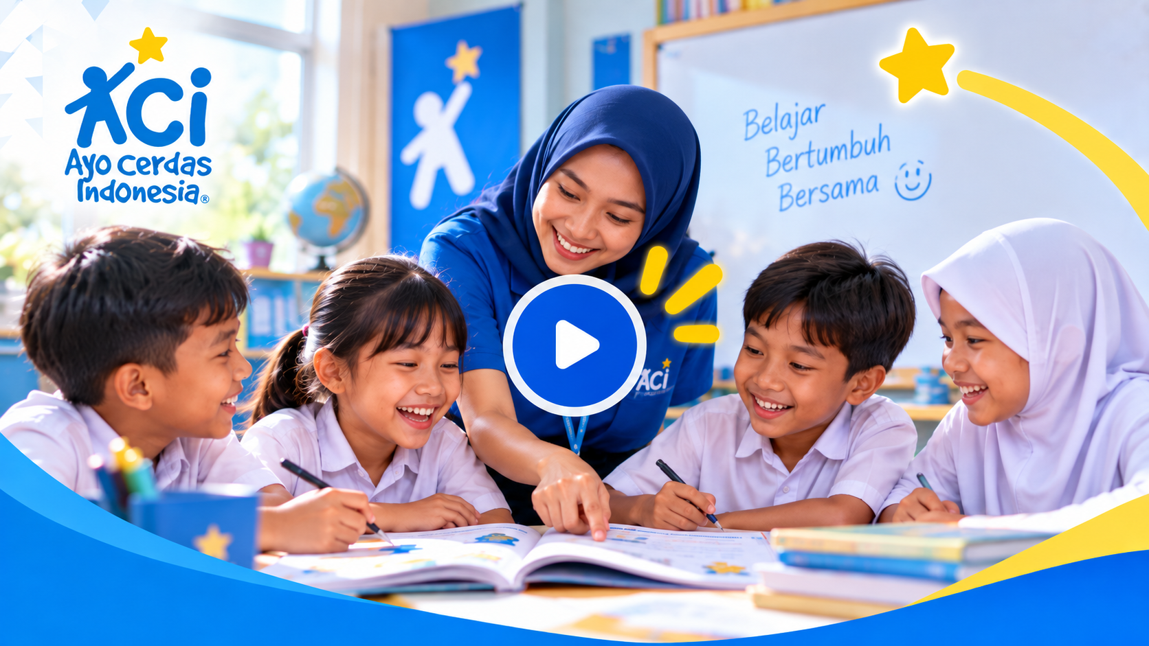 Pengajar ACI mendampingi anak-anak belajar bersama di kelas
